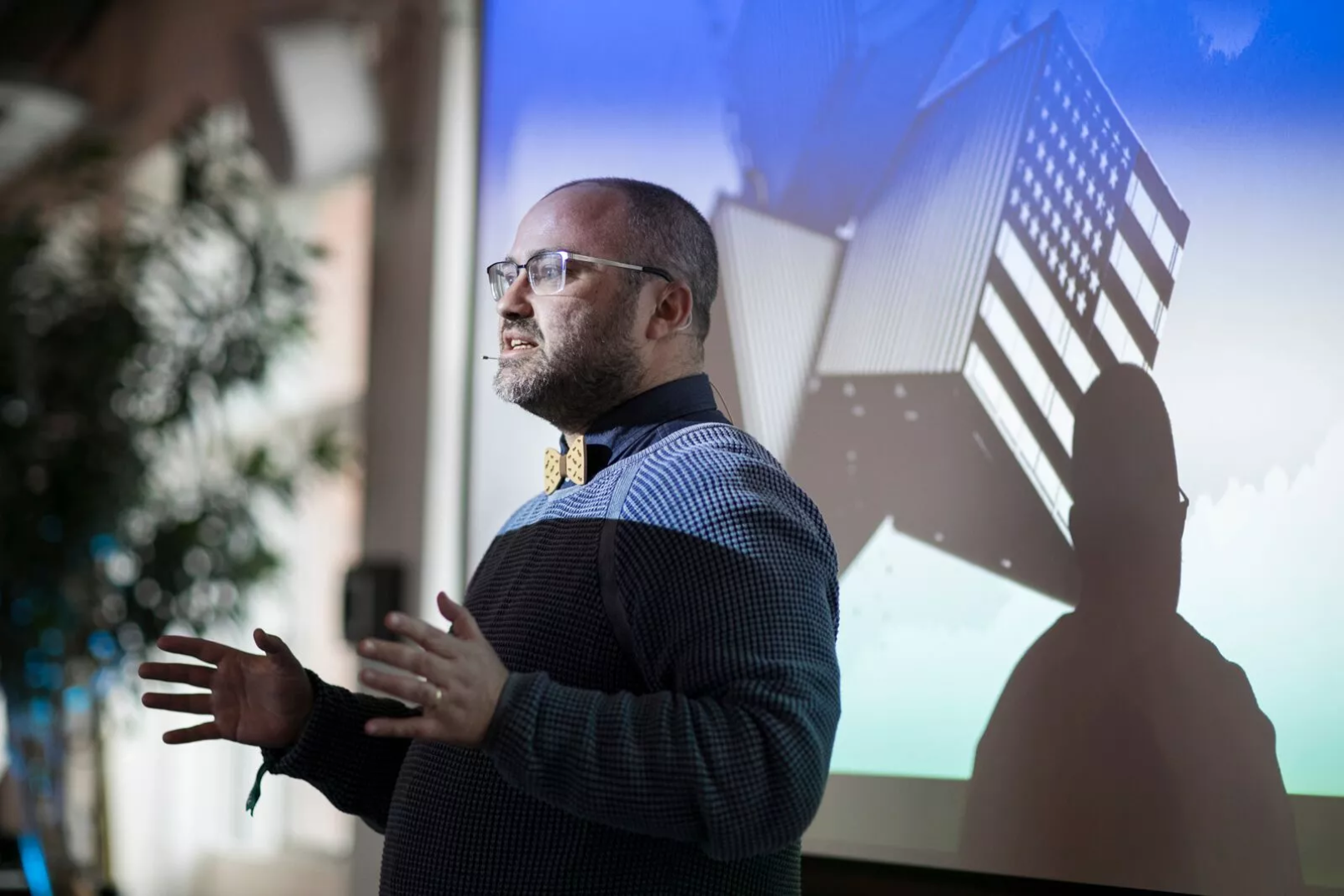 Newsbit talks crypto and Bitcoin with eToro’s Mati Greenspan