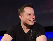 Elon Musk en Tesla CFO nemen nieuwe titels aan