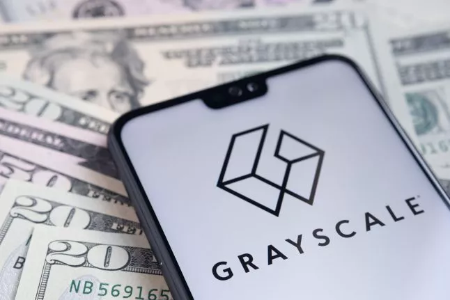 Grayscale vuurt eerste schoten richting SEC in zaak over Spot Bitcoin ETF