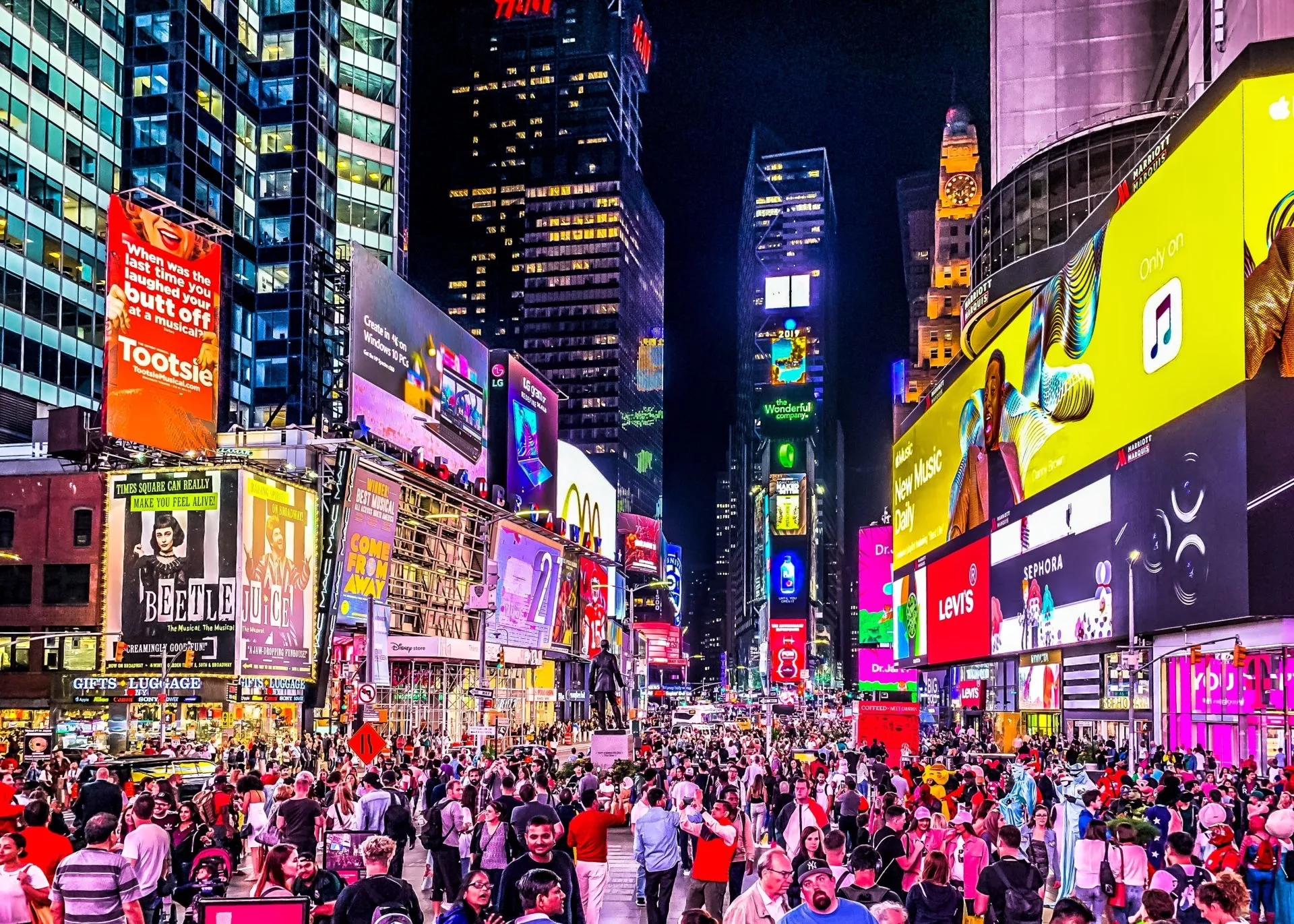 SHIB stijgt met 16% na Binance-notering en Times Square-advertentie