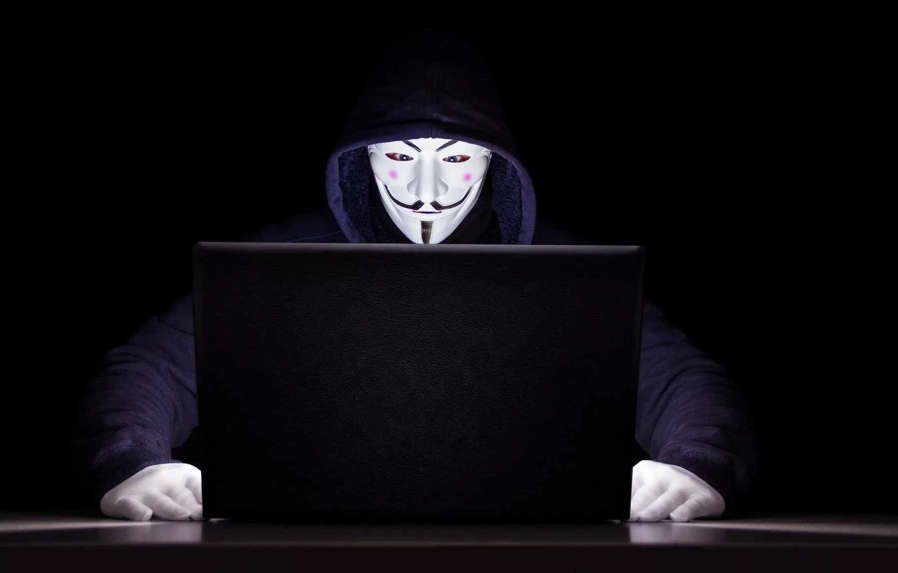 Anonymous hackt Russische tv zenders om oorlog uit te zenden