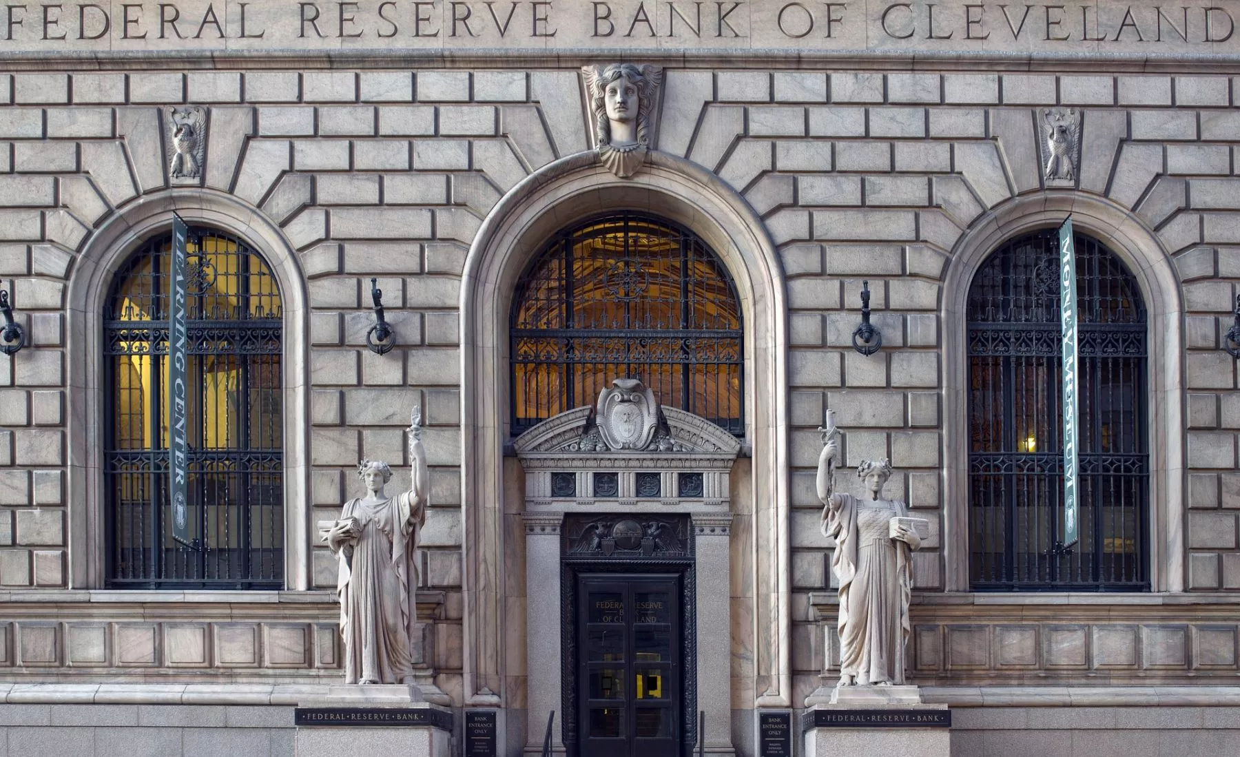 Fed ziet weinig inflatie ondanks miljardeninjecties