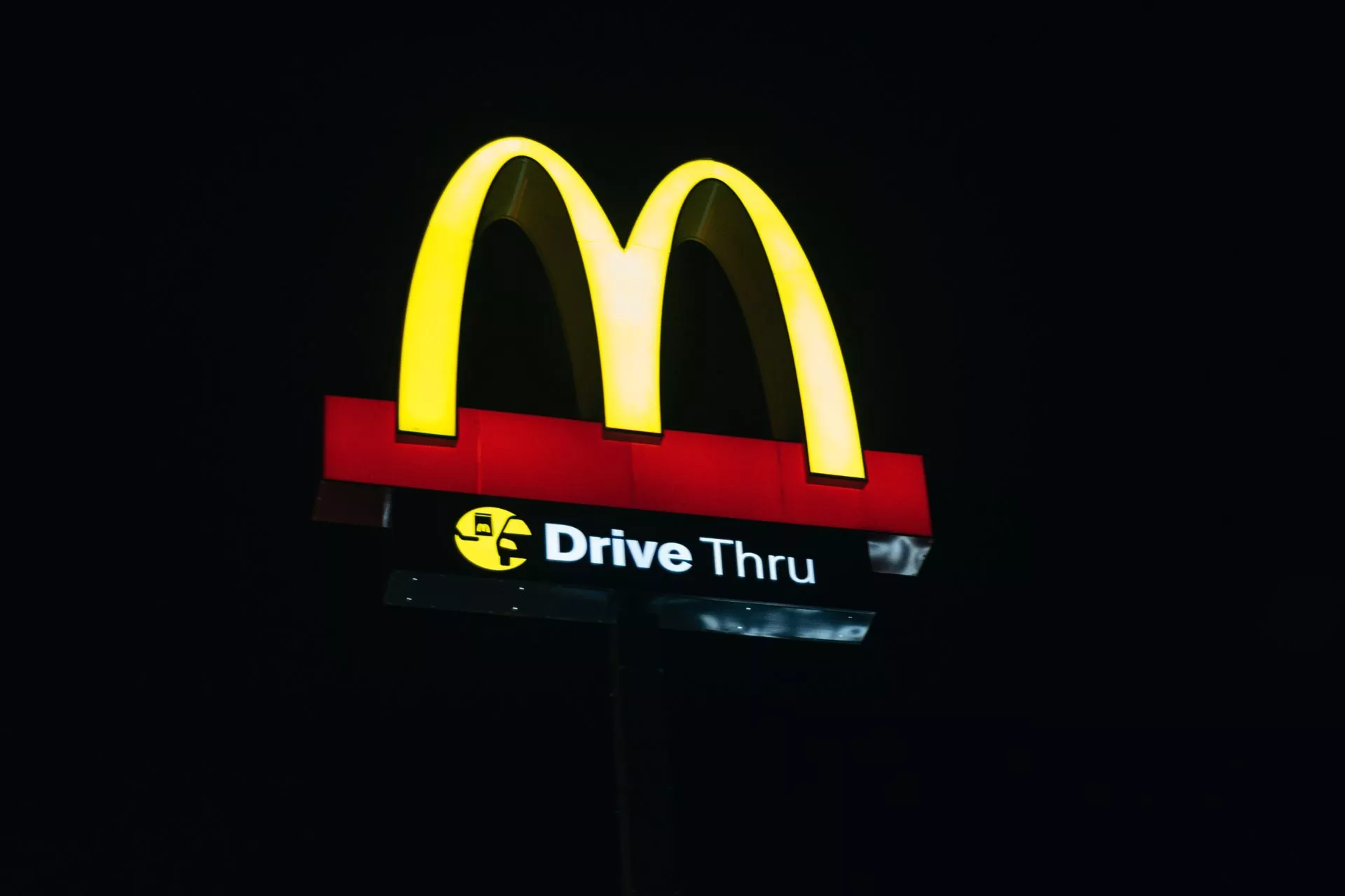 McDonald’s bemoeit zich met crypto memes op Twitter