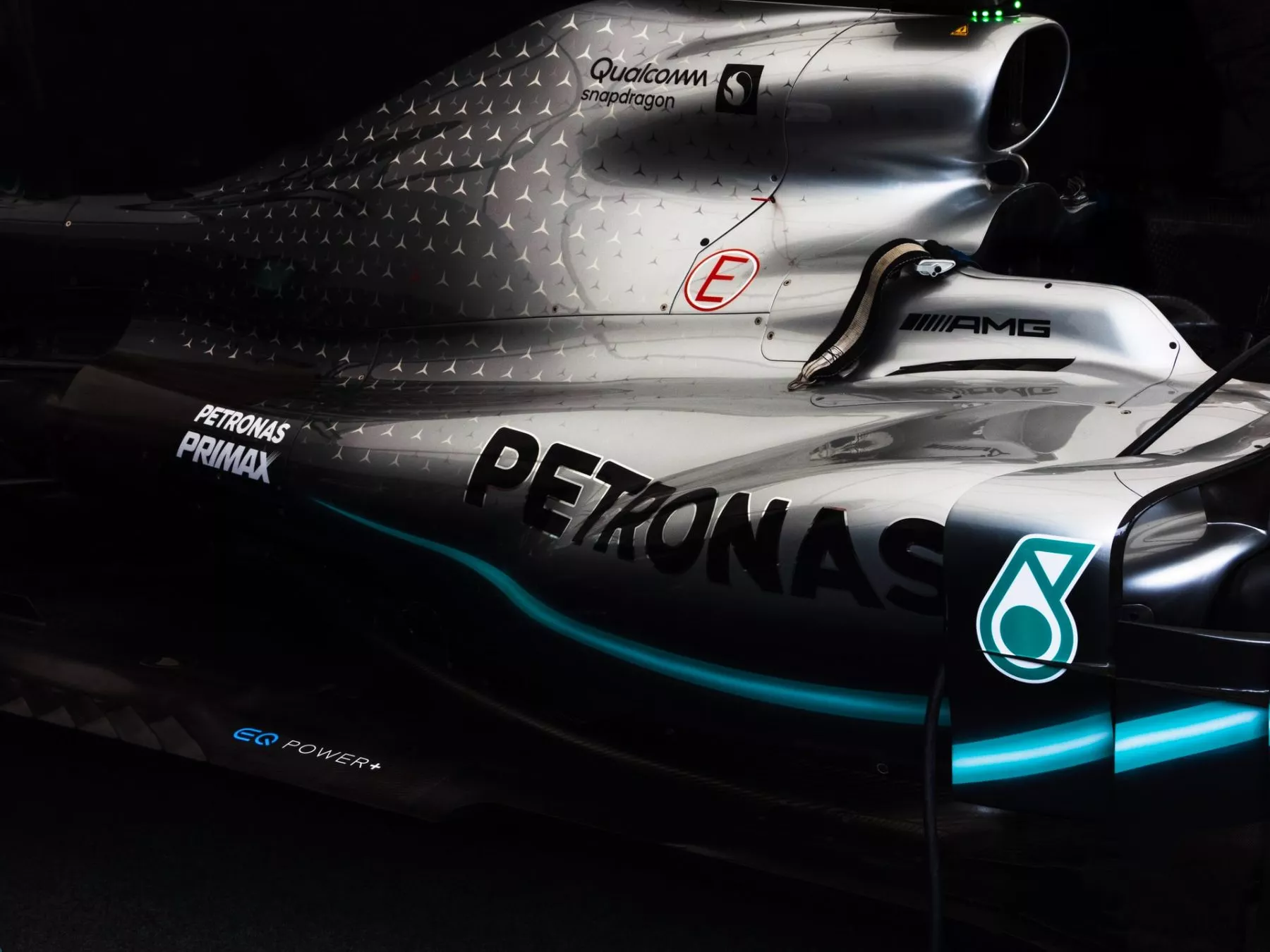 FTX logo te zien op Mercedes Formule 1-racewagens