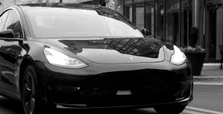 Tesla-eigenaar mined maandelijks $800 aan crypto met zijn auto