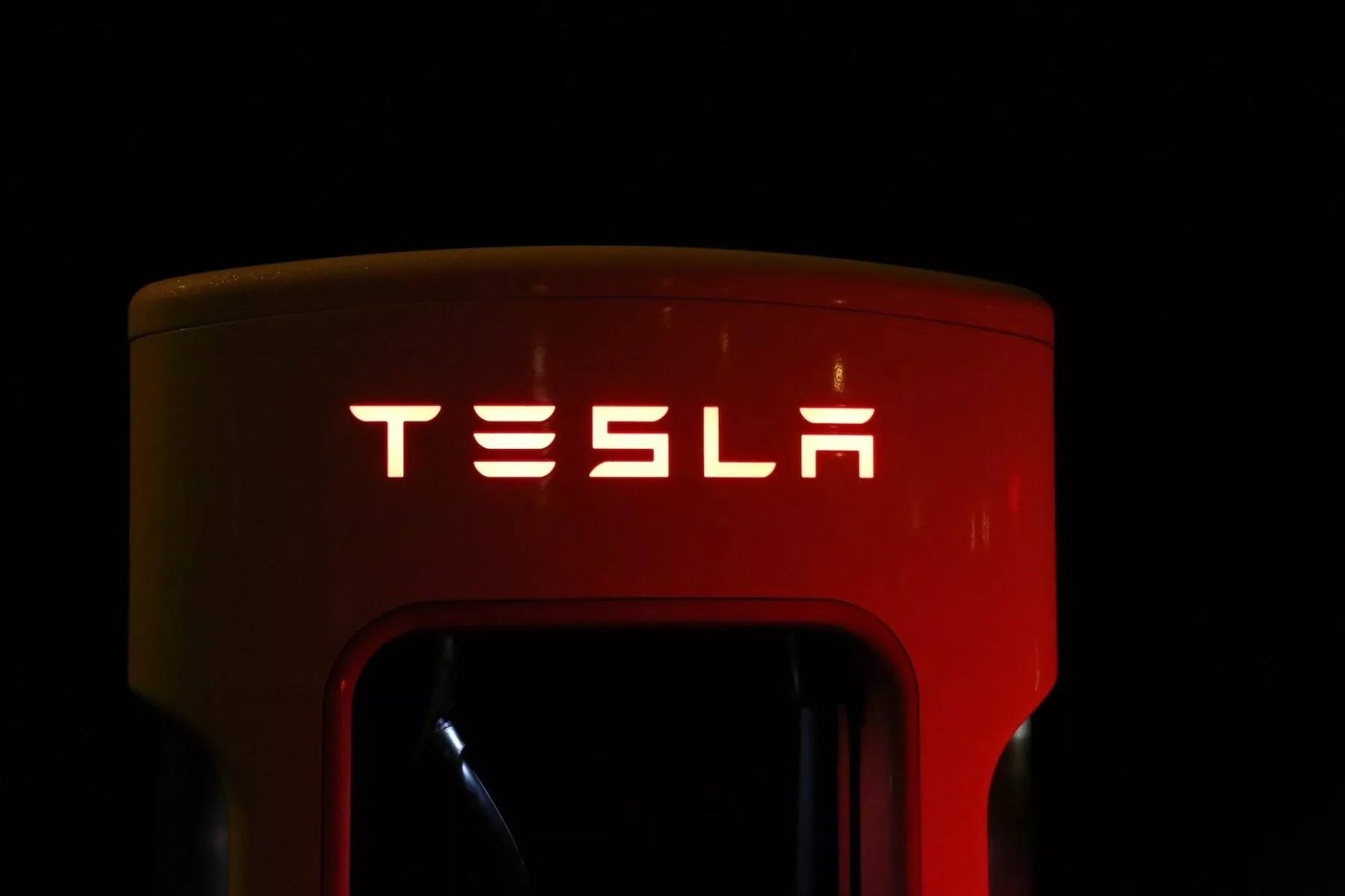 Dogecoin in het nieuws: Tesla’s superlaadstation accepteert DOGE als betaalmiddel