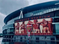 Voetbalclub Arsenal in discussie met ASA over crypto advertentie