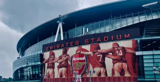 Voetbalclub Arsenal in discussie met ASA over crypto advertentie