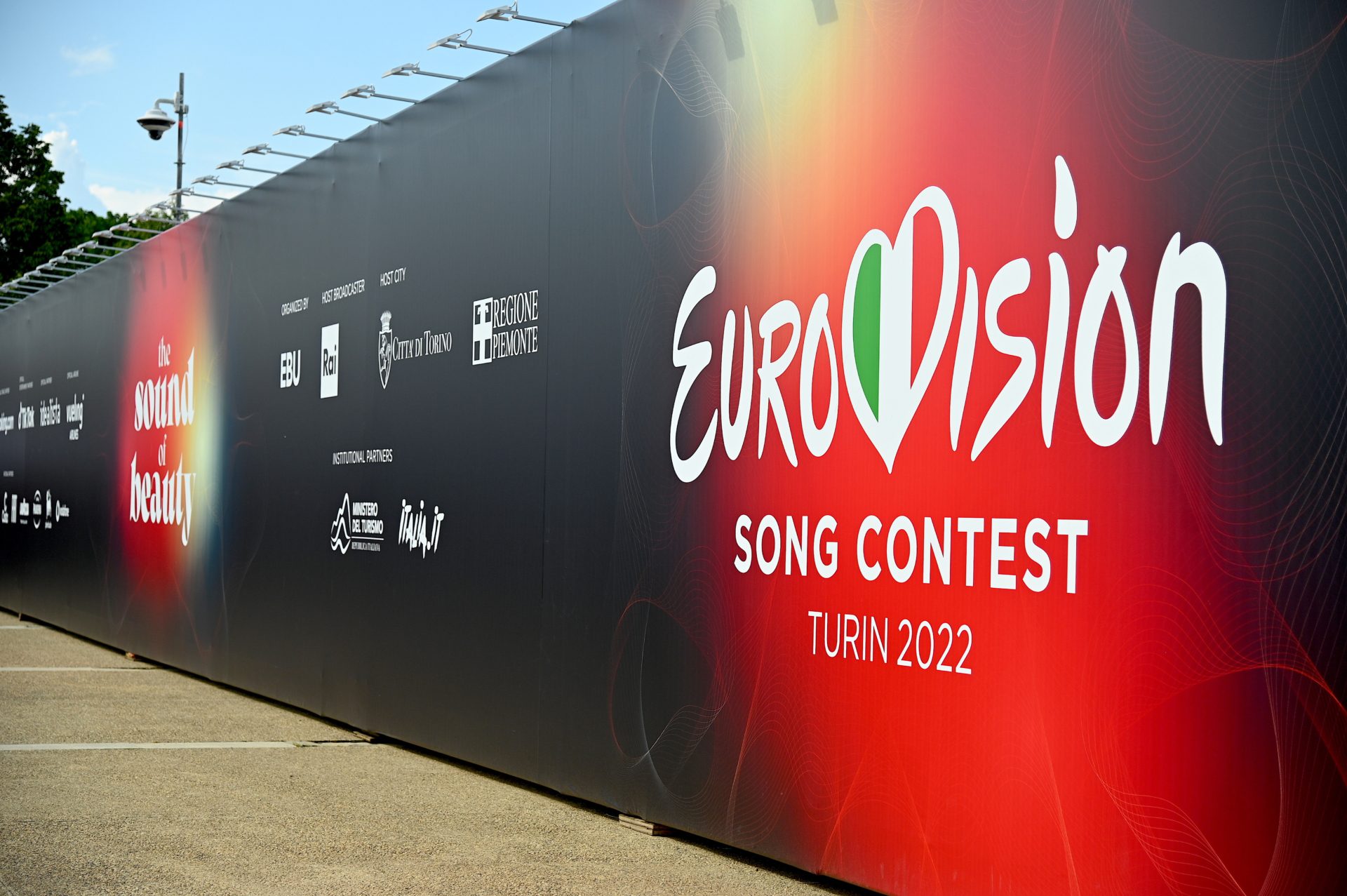Eurovisie winnaar haalt 500 ETH op voor Oekraïne
