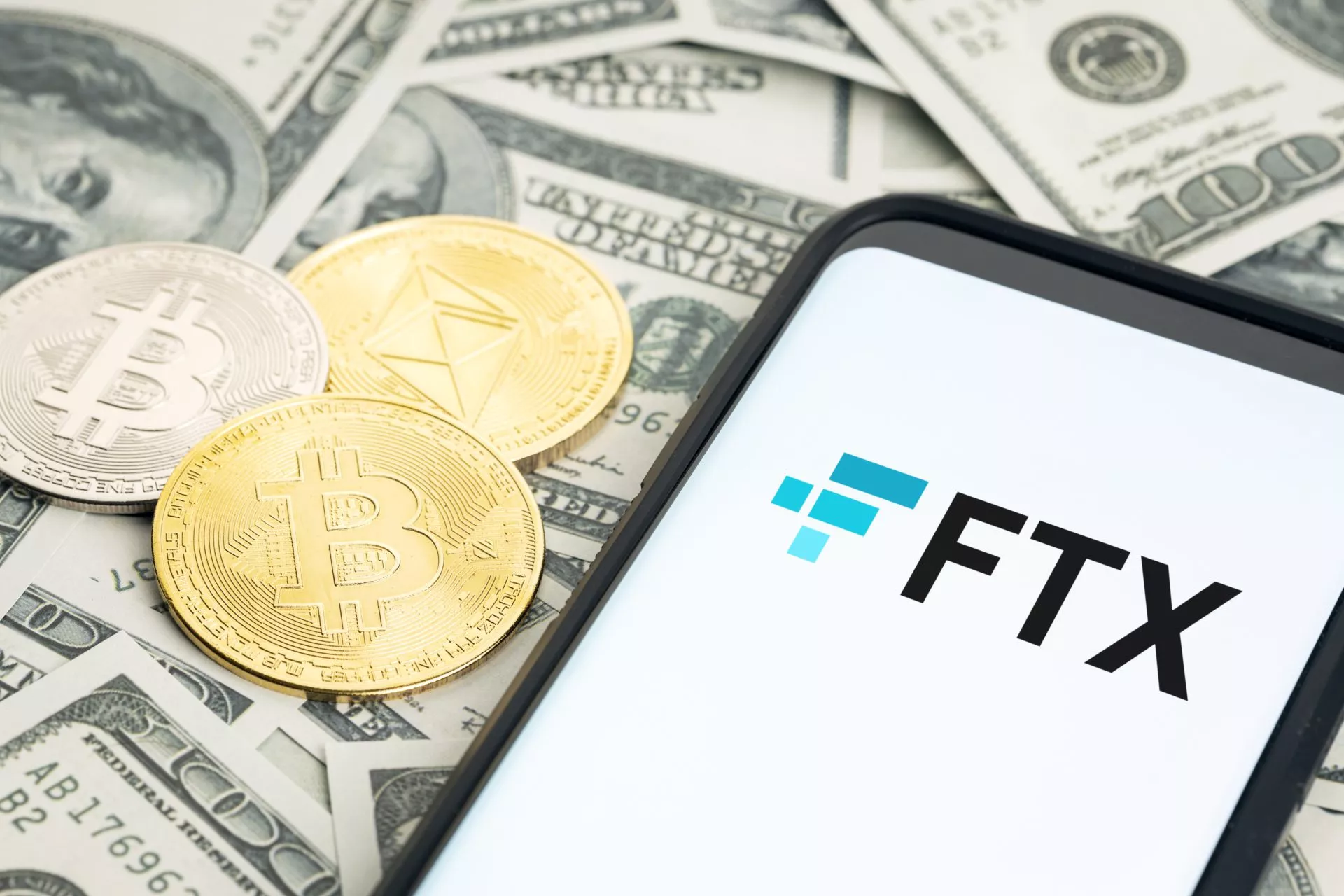 FTX-gerelateerde stablecoins in beweging: $145 miljoen overgemaakt naar crypto-exchanges