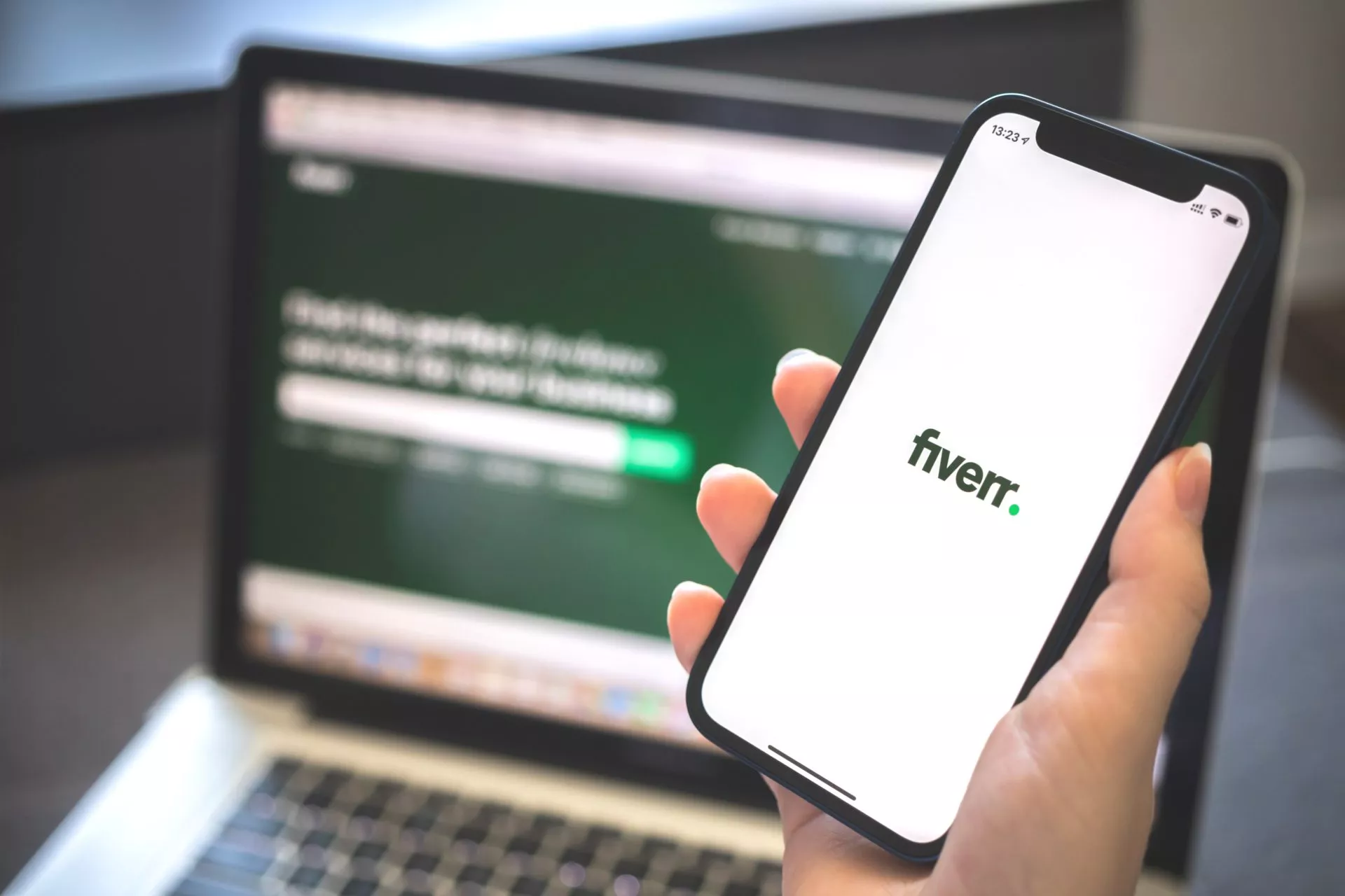 Fiverr Logo Application