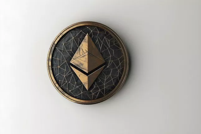 ETH Koers Corrigeert Na Crypto ETF Lancering Ondanks $1 Mld ADTV – Kan Ethereum Bitcoin Inhalen?