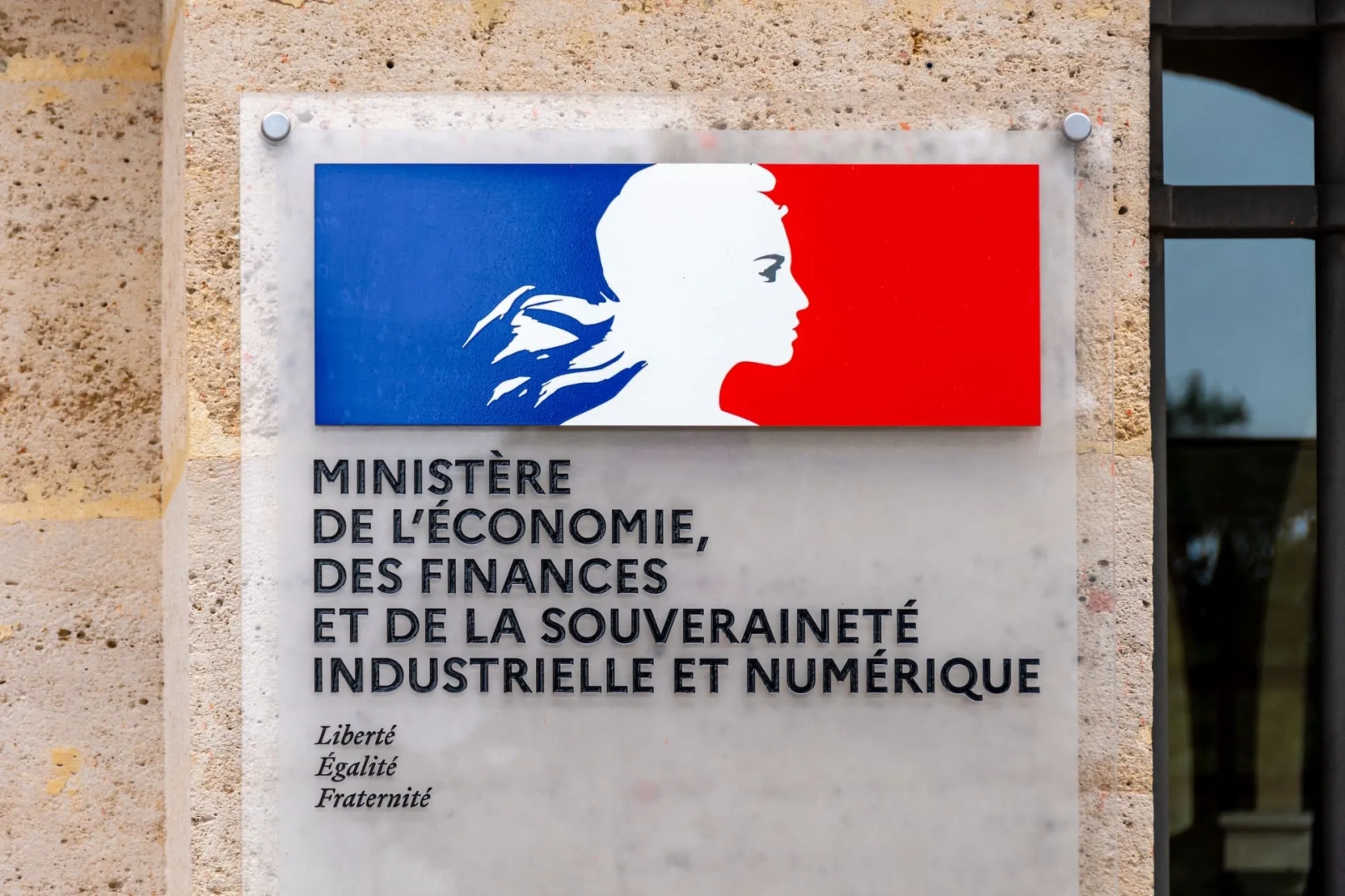 Frankrijk draait bij: minister roept op tot meer euro-stablecoins