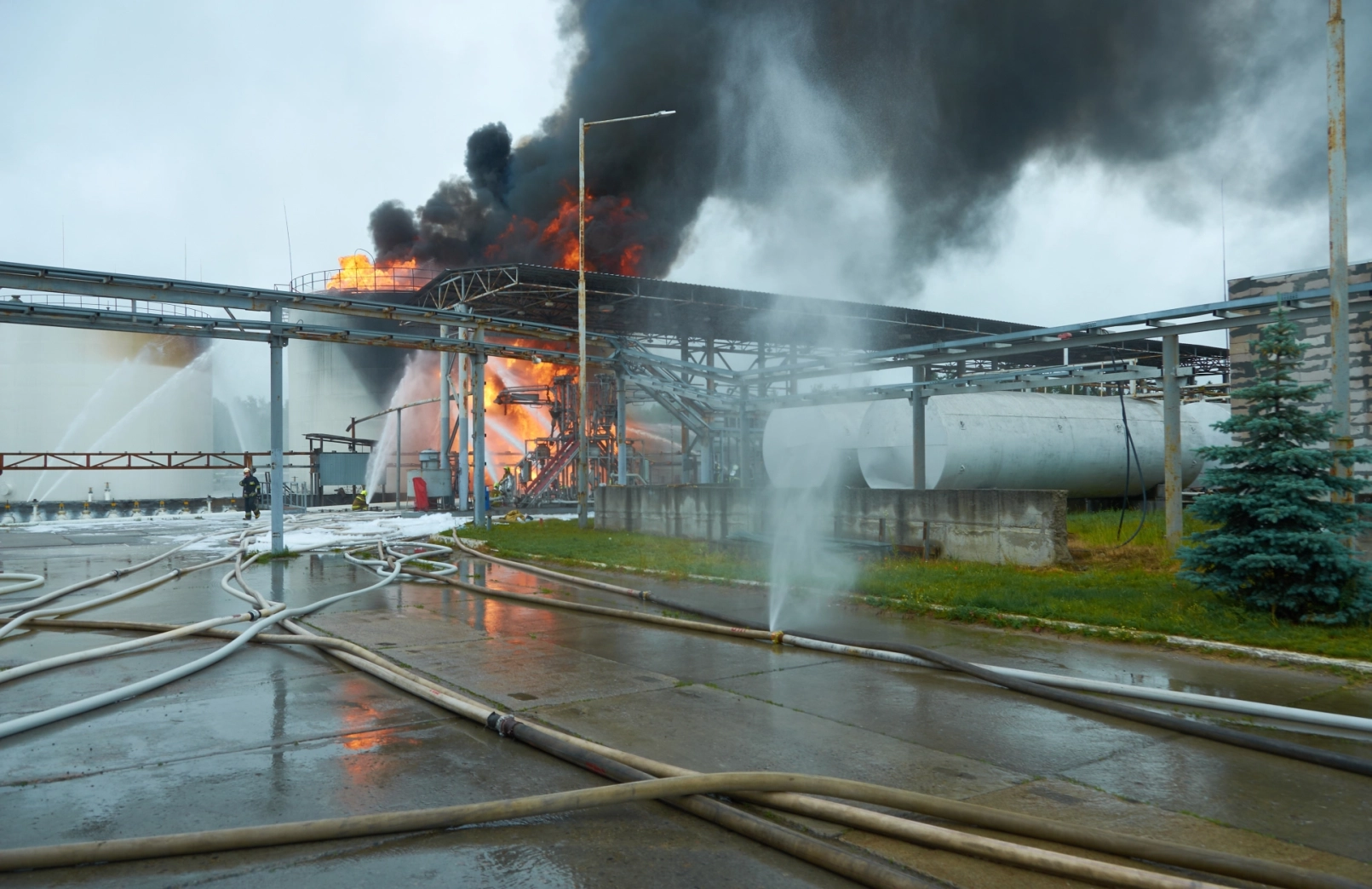 explosie bij olie raffinaderij