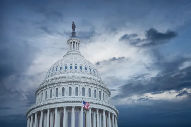 Heftige Debatte zwischen Senatorin Elizabeth Warren und Krypto-Befürworter John Deaton