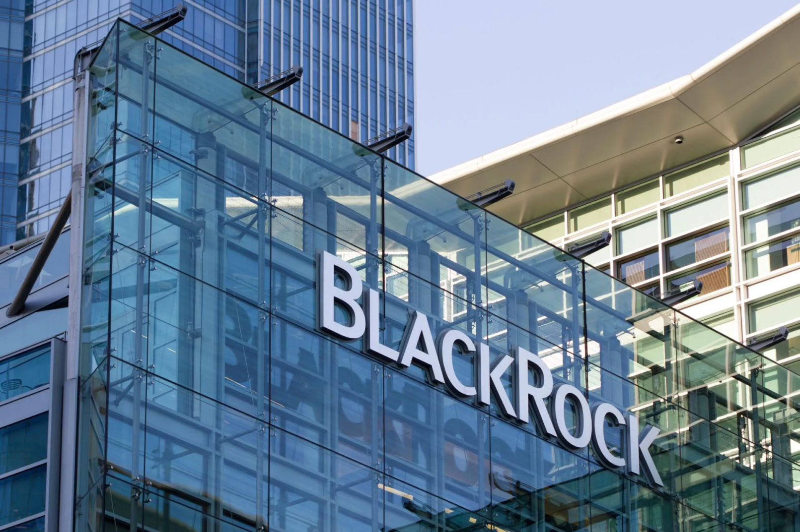 BlackRock hält jetzt 800.000 Bitcoin mit seinem rekordbrechenden Fonds