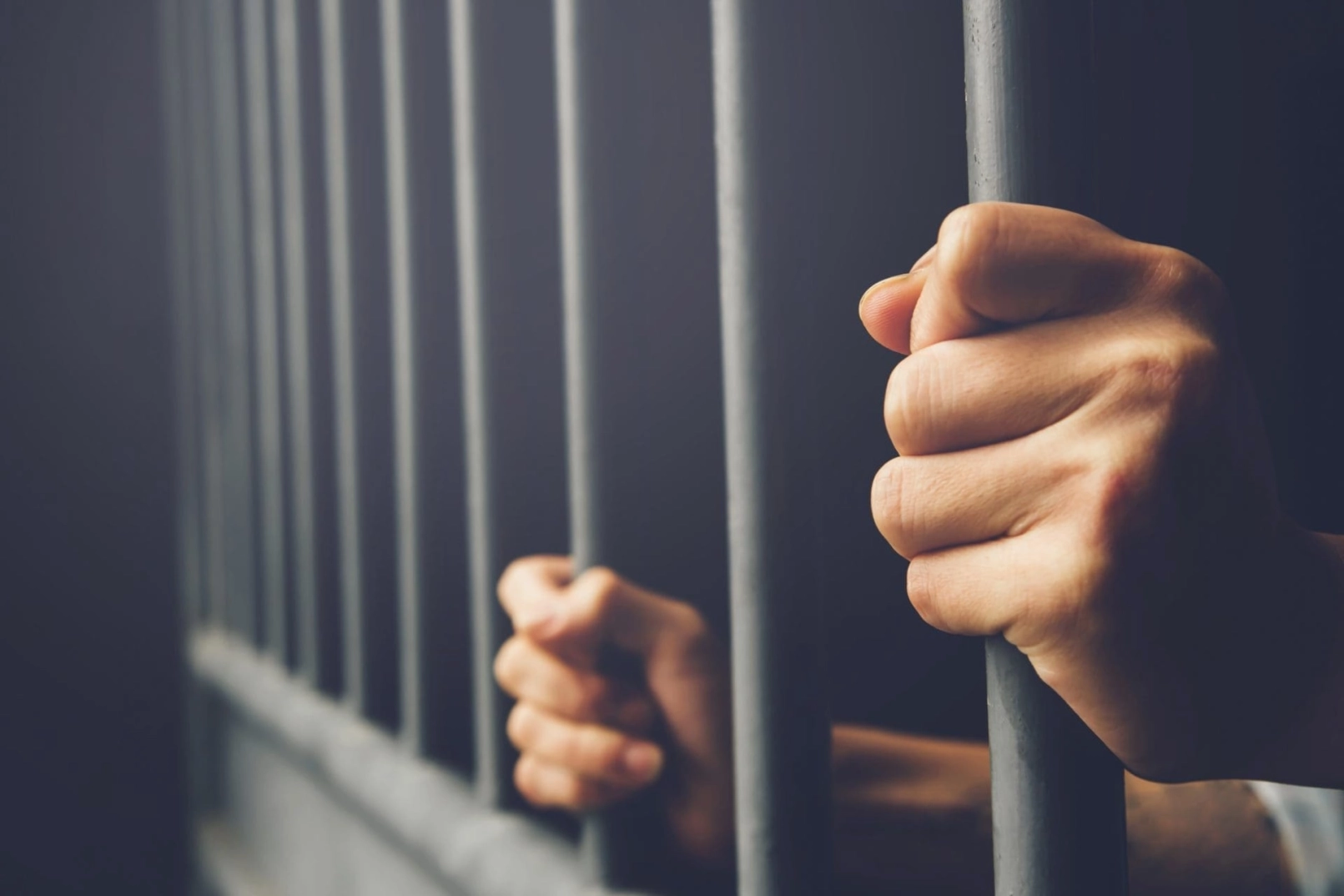 Frau zu fast 6 Jahren Haft wegen Bitcoin-Betrugs an Senioren verurteilt