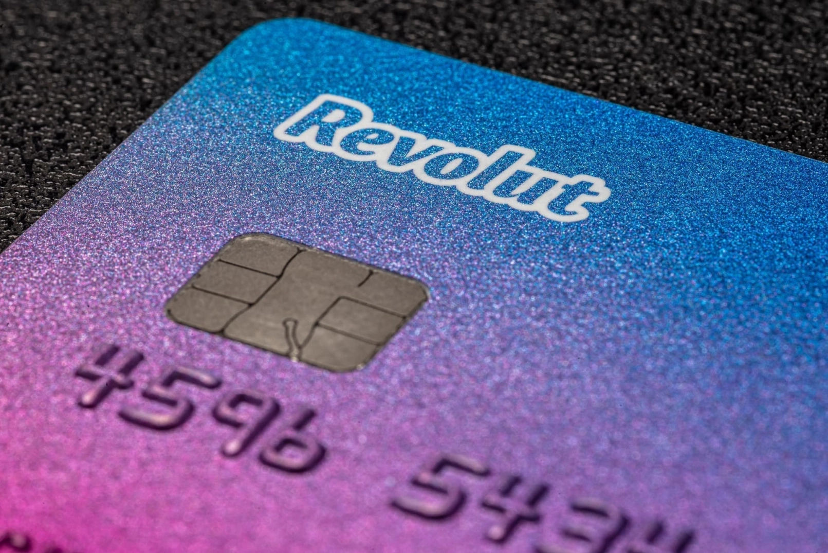 Revolut zielt auf Börsengang mit 200 Milliarden Dollar Bewertung, Anleger müssen warten