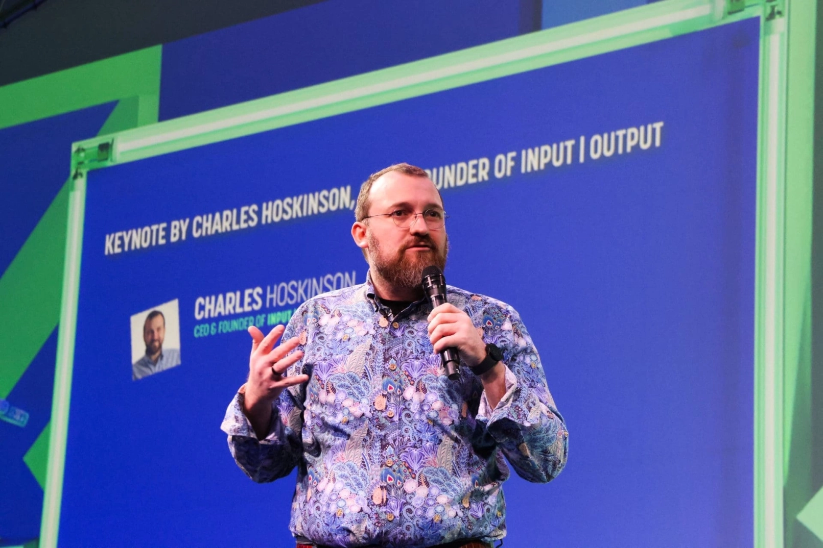 Charles Hoskinson: Tech-Giganten fürchten sich vor KI-Agenten