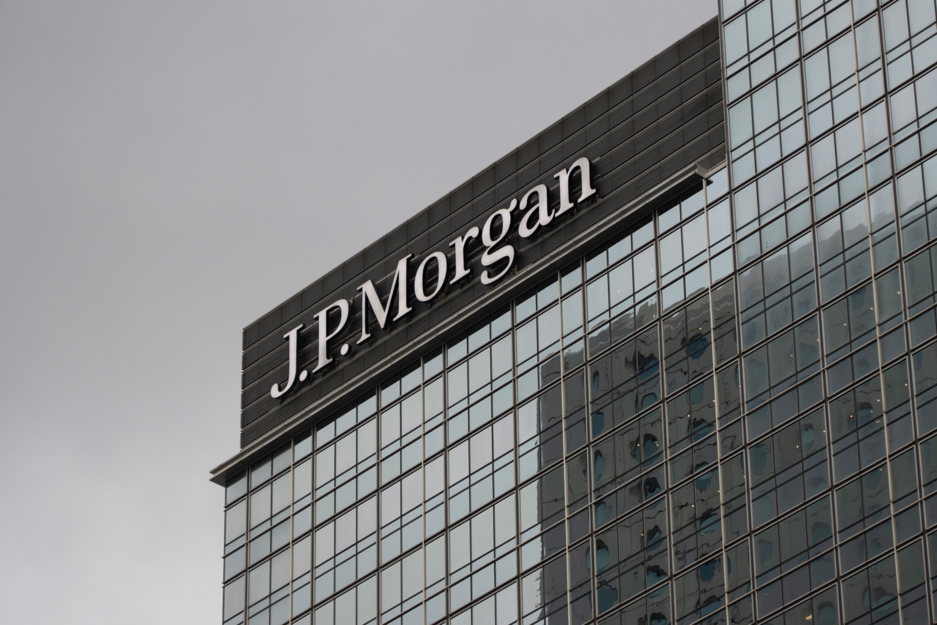 JPMorgan-sieht-ermutigende-Signale-f-r-Bitcoin-weil-Strategy-mehr-Geld-zur-cklegt