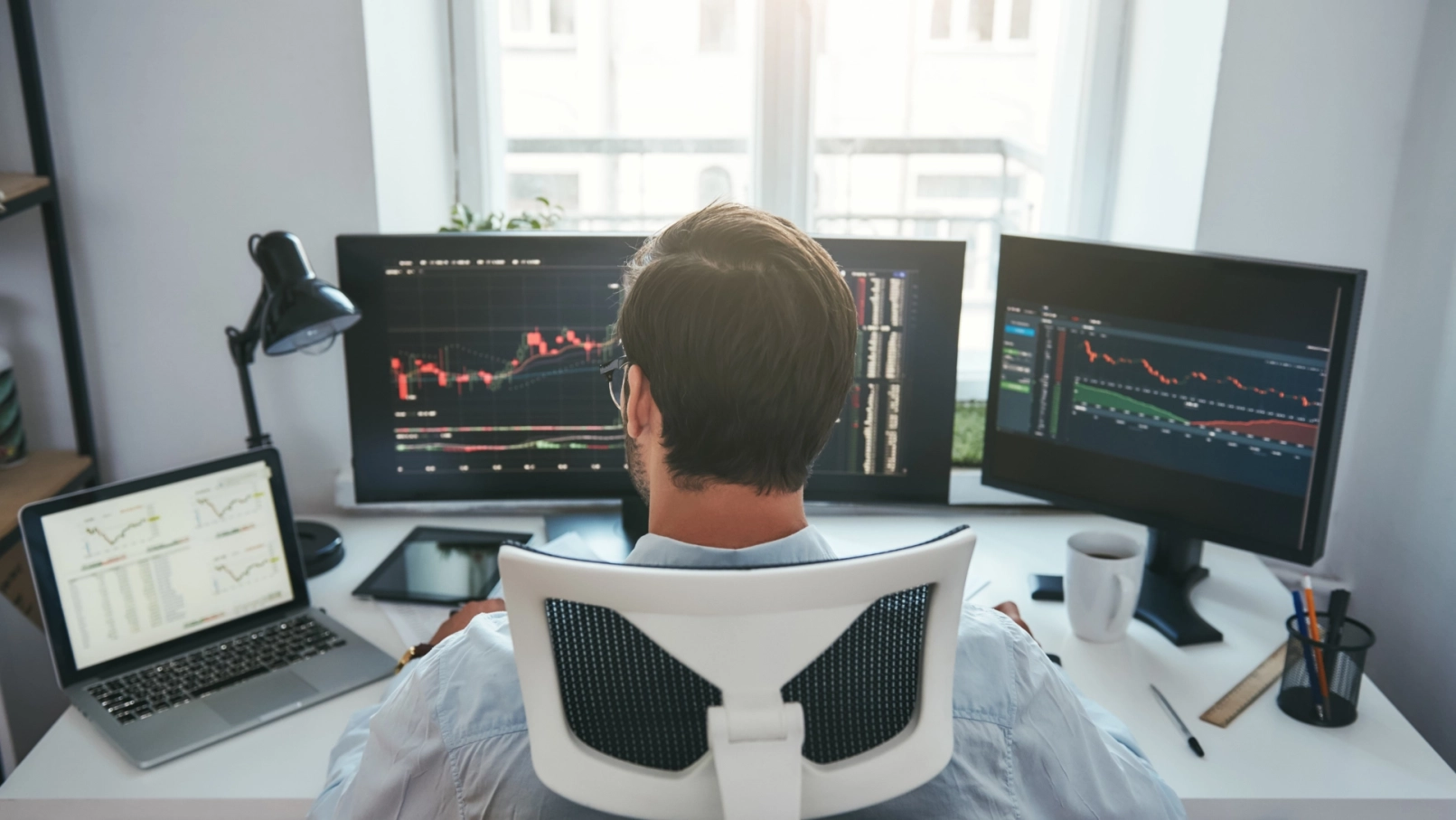 XRP-Kurs fällt Richtung 1 Dollar: Newsbit-Analyst warnt vor Schreckensszenario