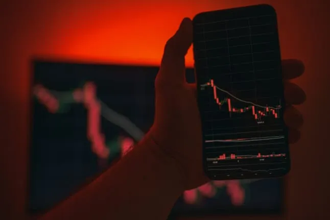 Bitcoin-Kurs unter Druck: Newsbit-Analyst warnt vor scharfer Korrektur