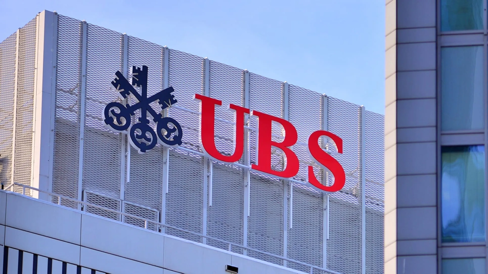 UBS erwägt historischen Umzug in die USA