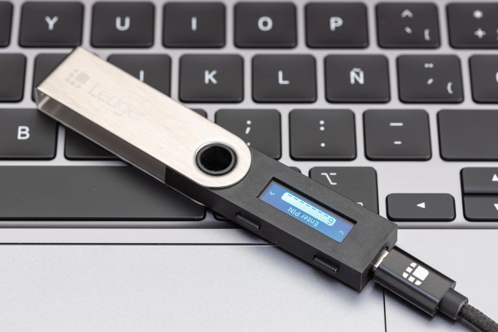 Panik um Ledger: Krypto-Wallets um Millionenbeträge geplündert