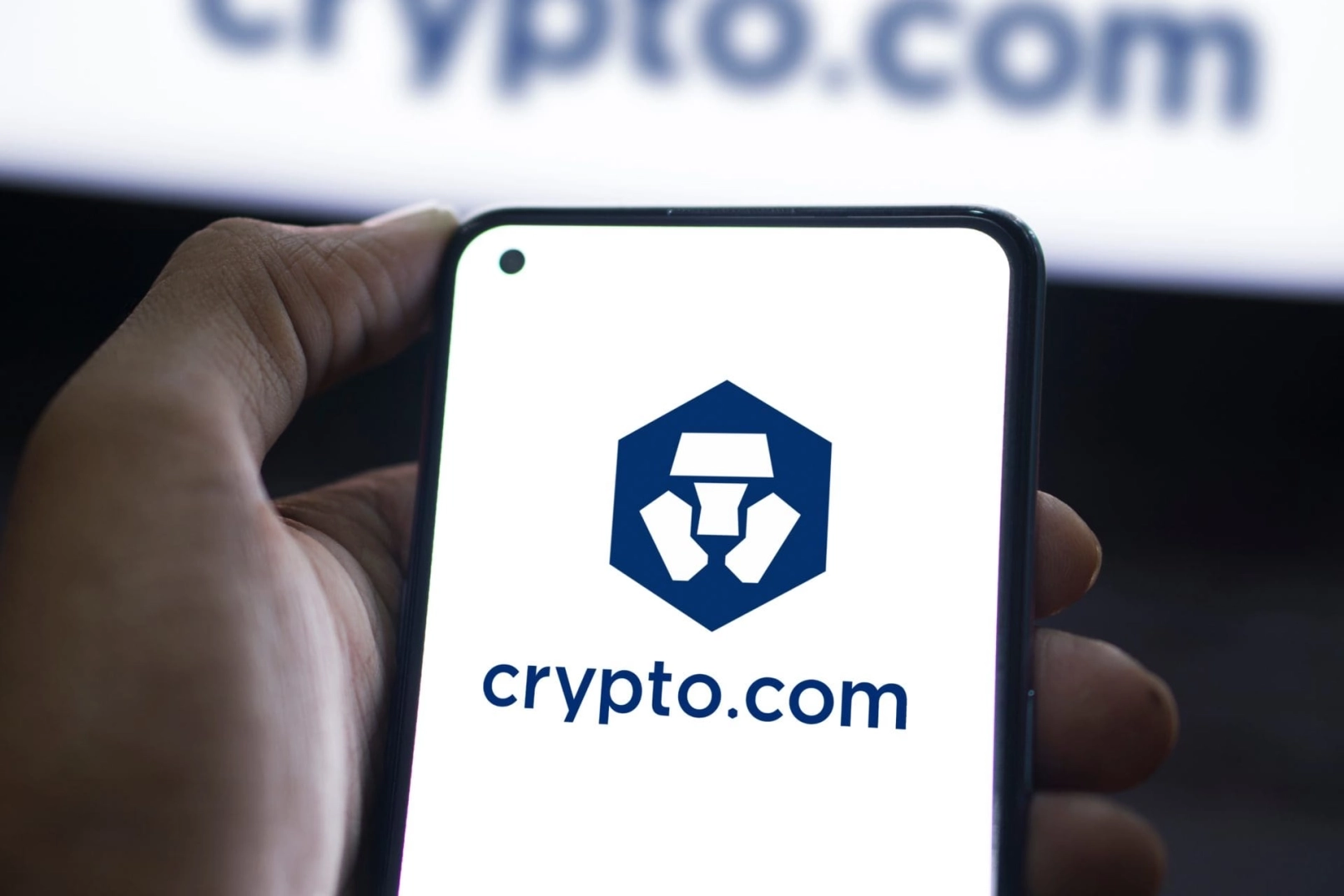 Crypto.com licencie 12 % de son personnel et pointe l&rsquo;IA comme cause