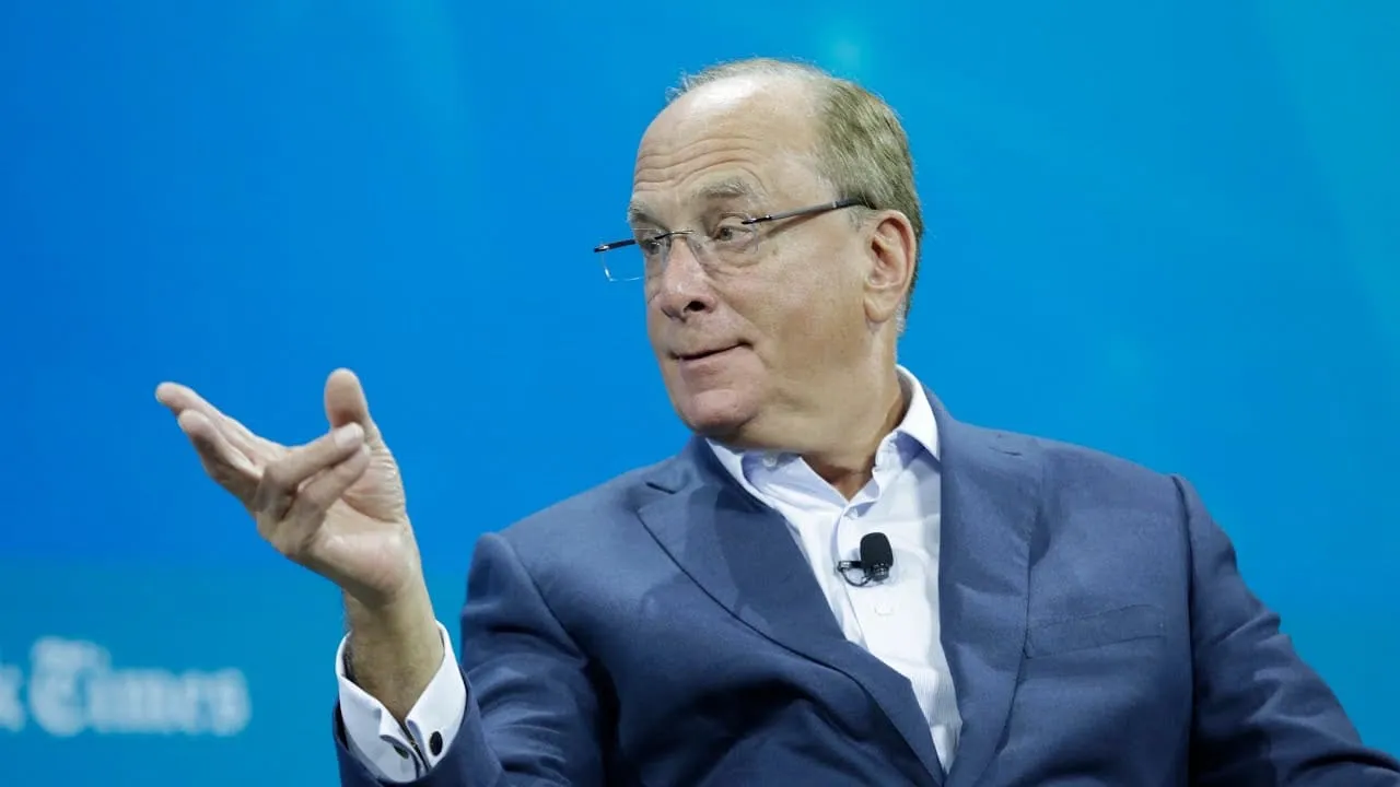 Larry Fink met en garde : le pétrole à 150 dollars entraînerait une récession mondiale