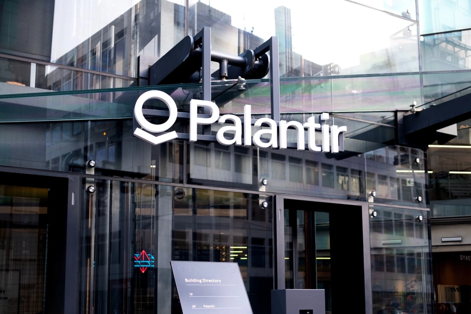Palantir pourrait déclencher un rallye de l&rsquo;IA avant les résultats de Nvidia