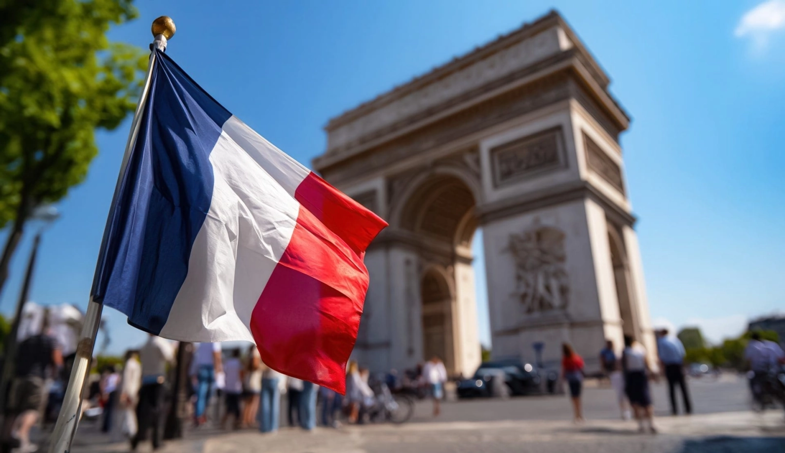 LVMH passe de l&rsquo;achat à la vente durant l&rsquo;hiver du secteur du luxe