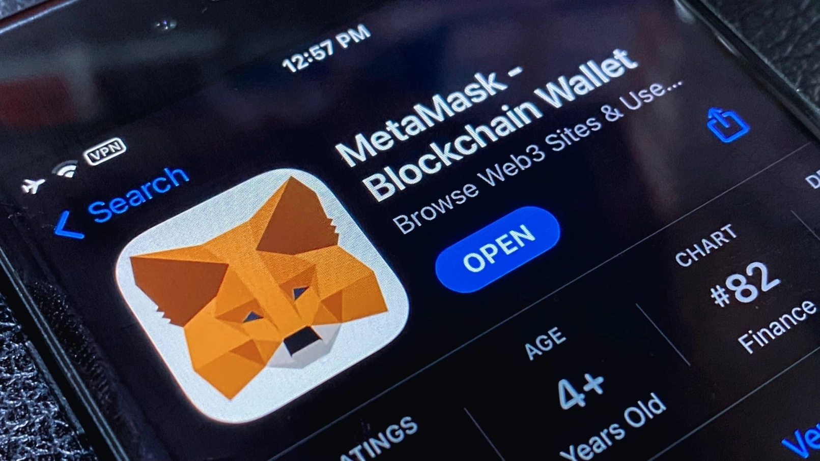 MetaMask introduit un portefeuille AI : vos cryptos s&rsquo;échangent automatiquement