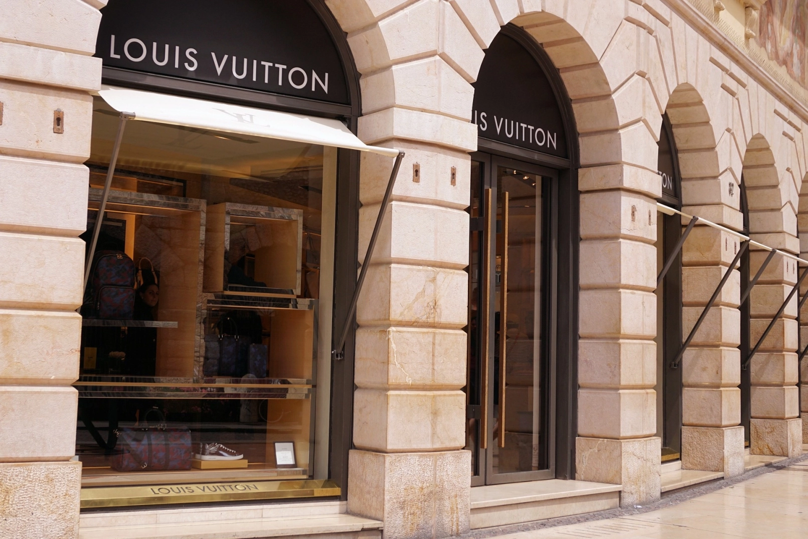 LVMH surprend avec une croissance portée par Louis Vuitton et Dior