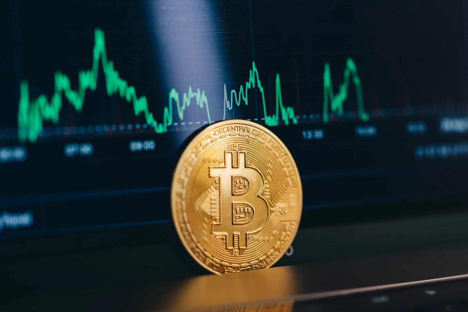 Le Bitcoin passe au vert et progresse