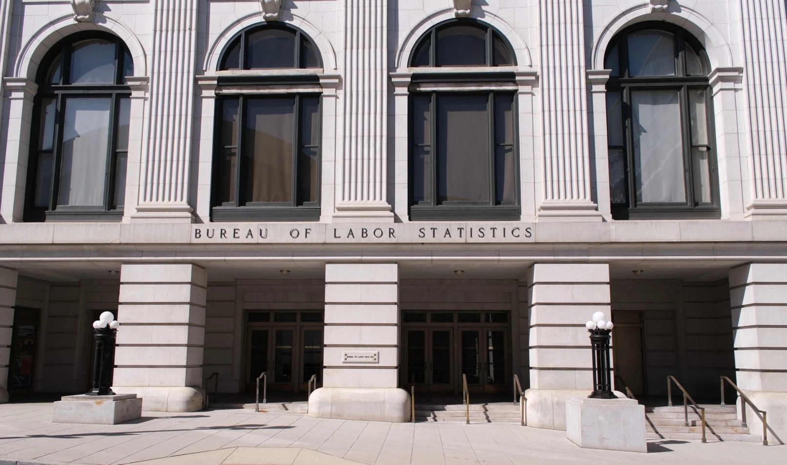 Façade du Bureau of Labor Statistics des États-Unis à Washington, DC, États-Unis