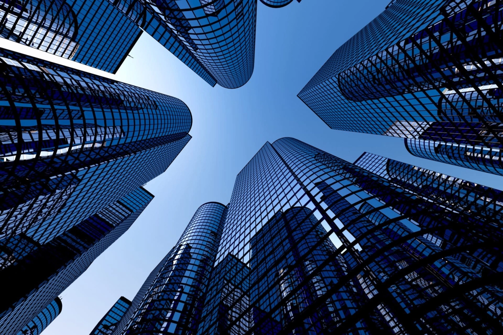 Gratte-ciel aux façades réfléchissantes, immeubles de bureaux.