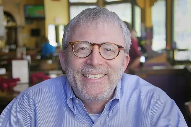 Peter Brandt sorprende con un misterioso análisis del precio de XRP