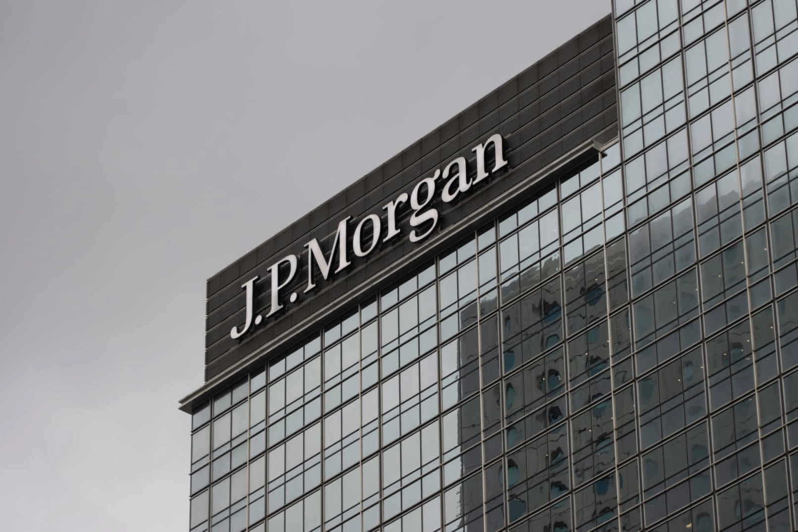 JPMorgan demandado por fraude cripto de 328 millones de dólares
