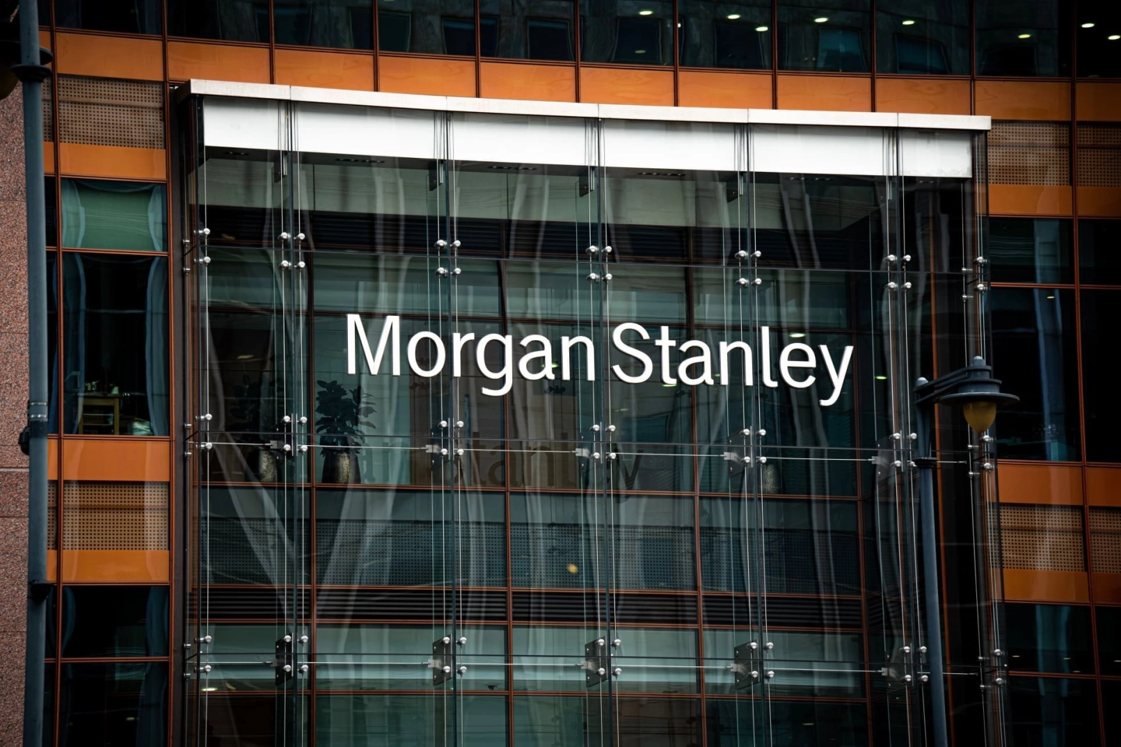 Morgan Stanley lanza el fondo de Bitcoin más barato: así fue su debut