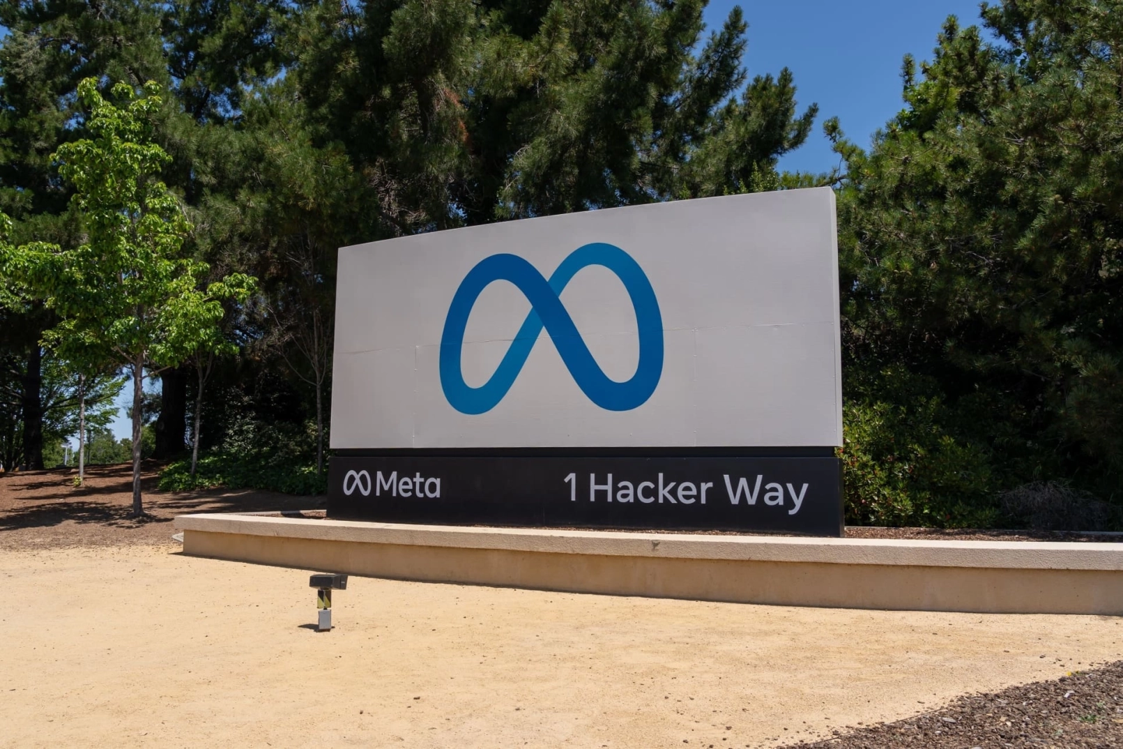 Meta duplica acuerdo de IA con CoreWeave a $21 mil millones: acciones suben