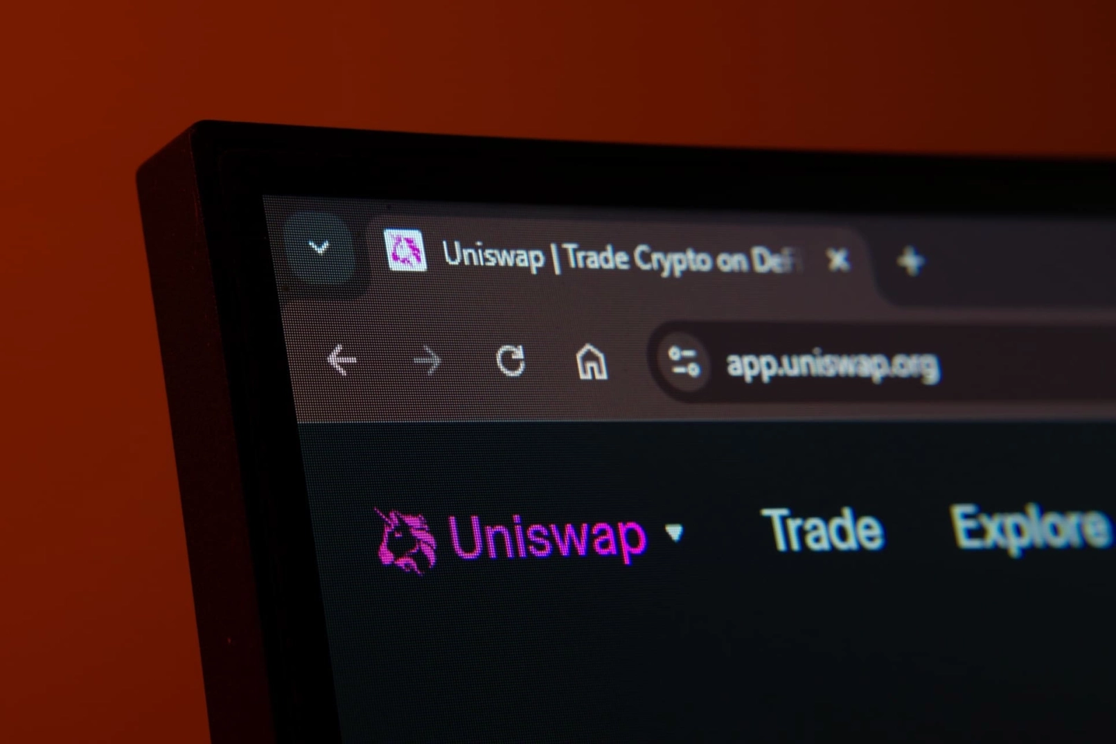 Uniswap sube un 13% mientras su plataforma bate récords