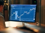 ¿Perjudica a Bitcoin la subida del petróleo? Los datos cuentan otra historia