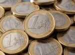 El euro cae a mínimos de 17 meses: ¿por qué pierde terreno?