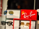Disputa familiar en Ray-Ban: un heredero rechaza 3.500 millones de euros